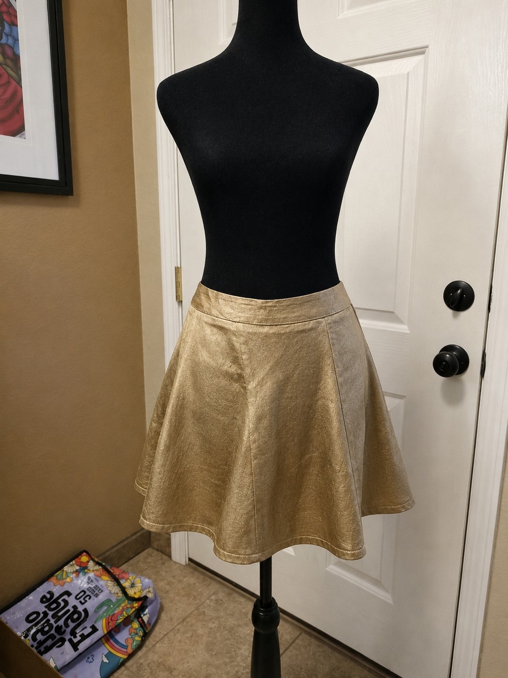 Forever 21 Metallic Gold A-Line Skater Skirt Size L